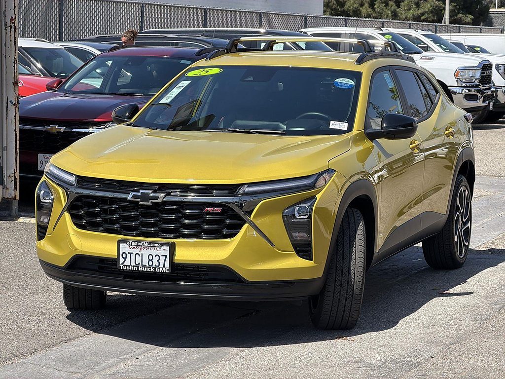 Used 2025 Chevrolet Trax RS w/ Driver Confidence Package FWD image 9