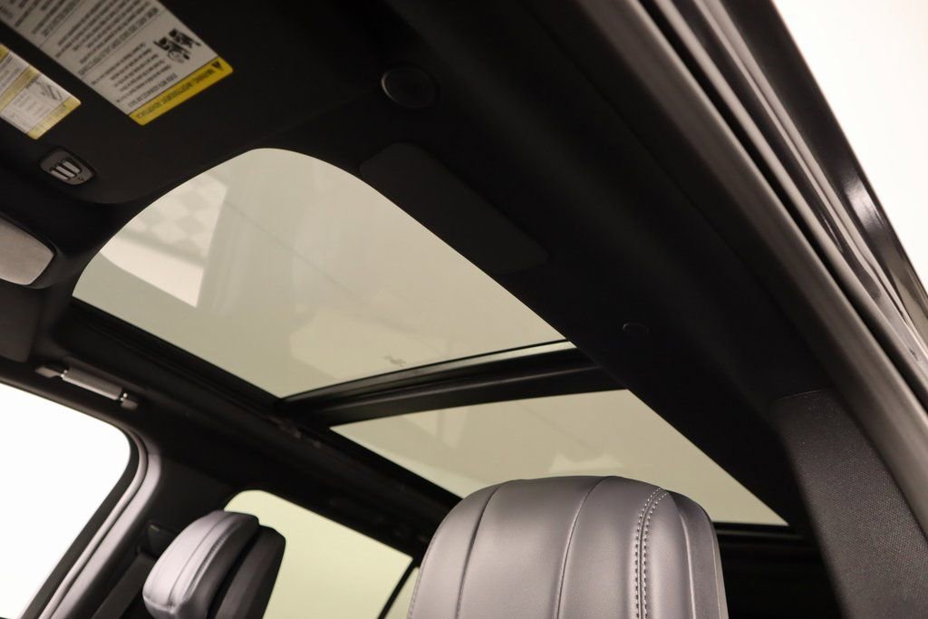 New 2025 Lincoln Navigator Reserve w/ Jet Appearance Package image 16