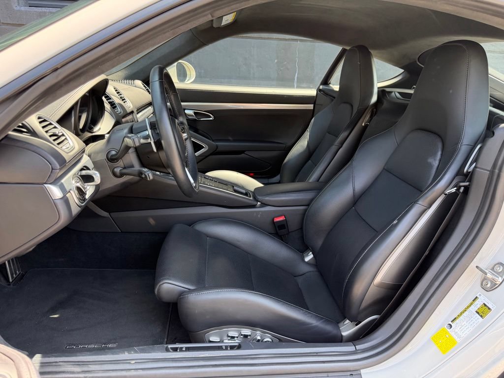 Certified 2024 Porsche 718 Cayman GTS RWD image 5