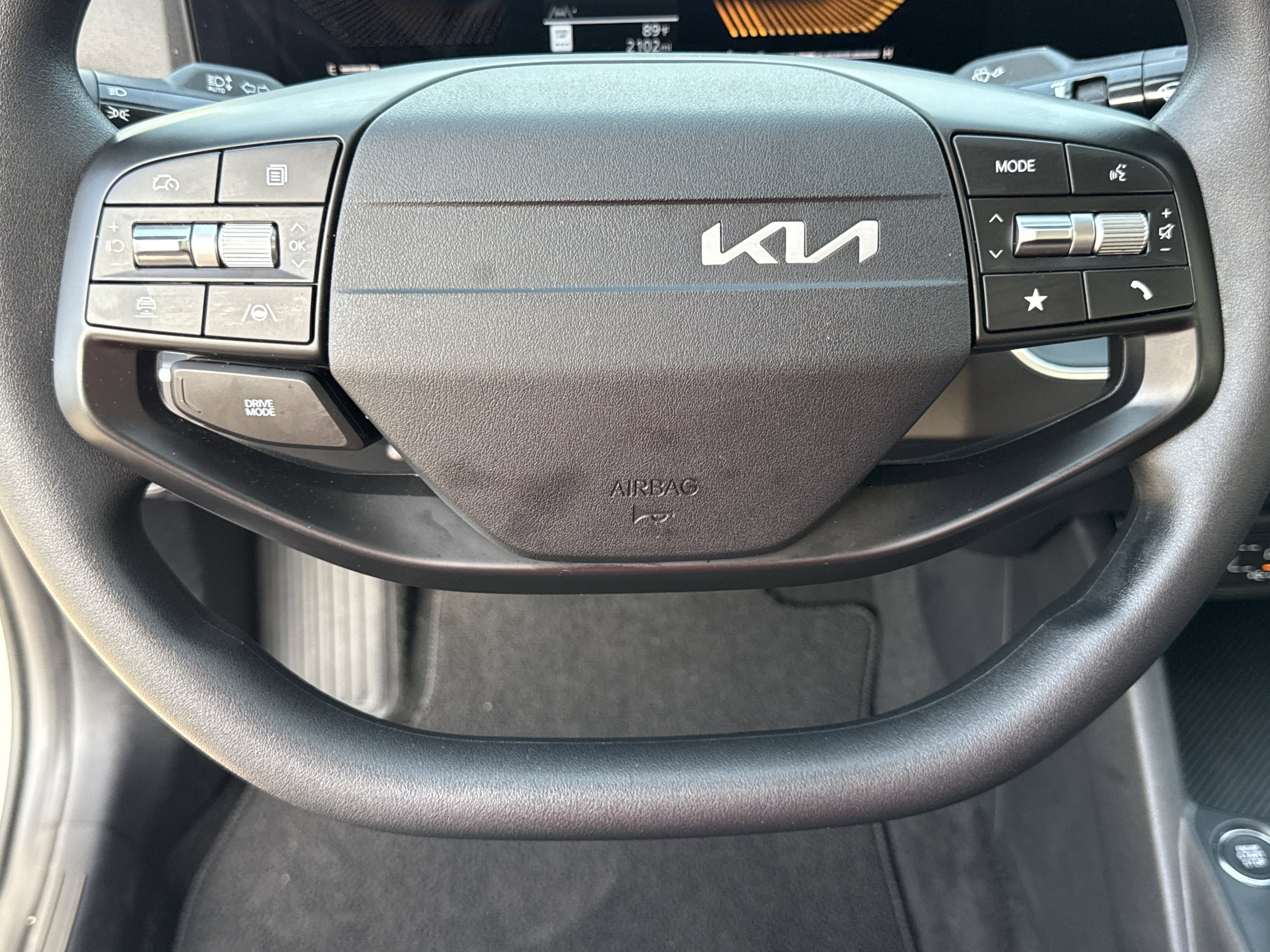 New 2025 Kia K4 FWD image 17