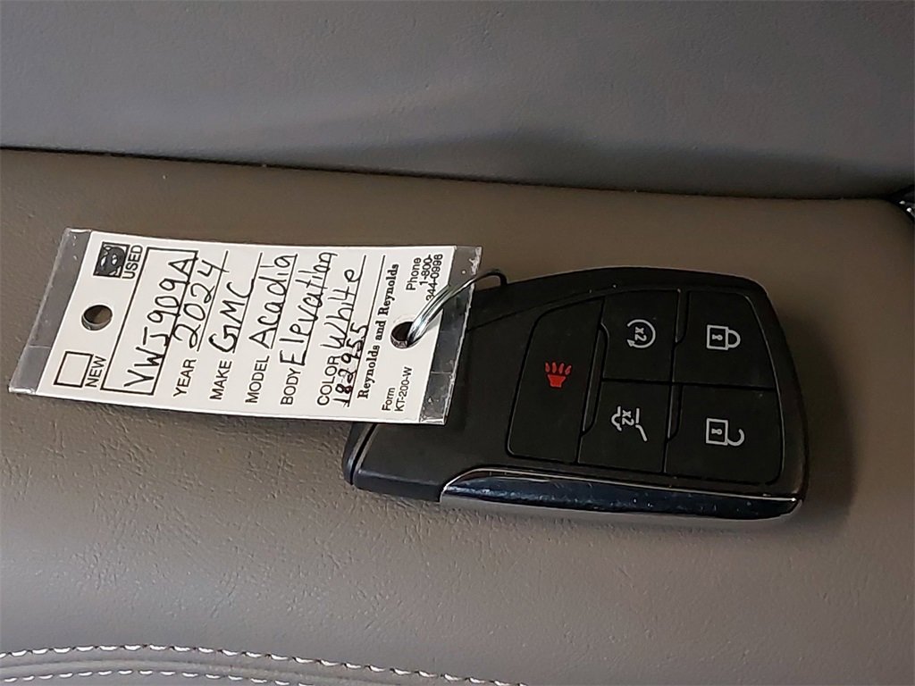 Used 2024 GMC Acadia Elevation image 37