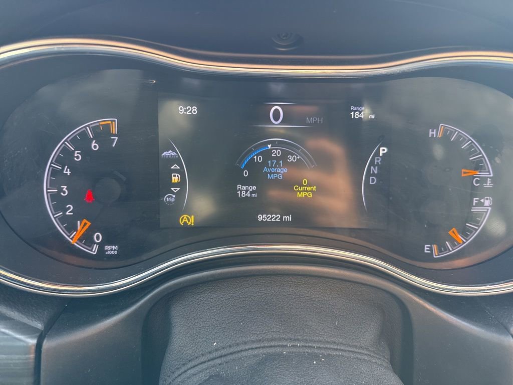 Used 2019 Jeep Grand Cherokee Limited AWD/4WD image 11