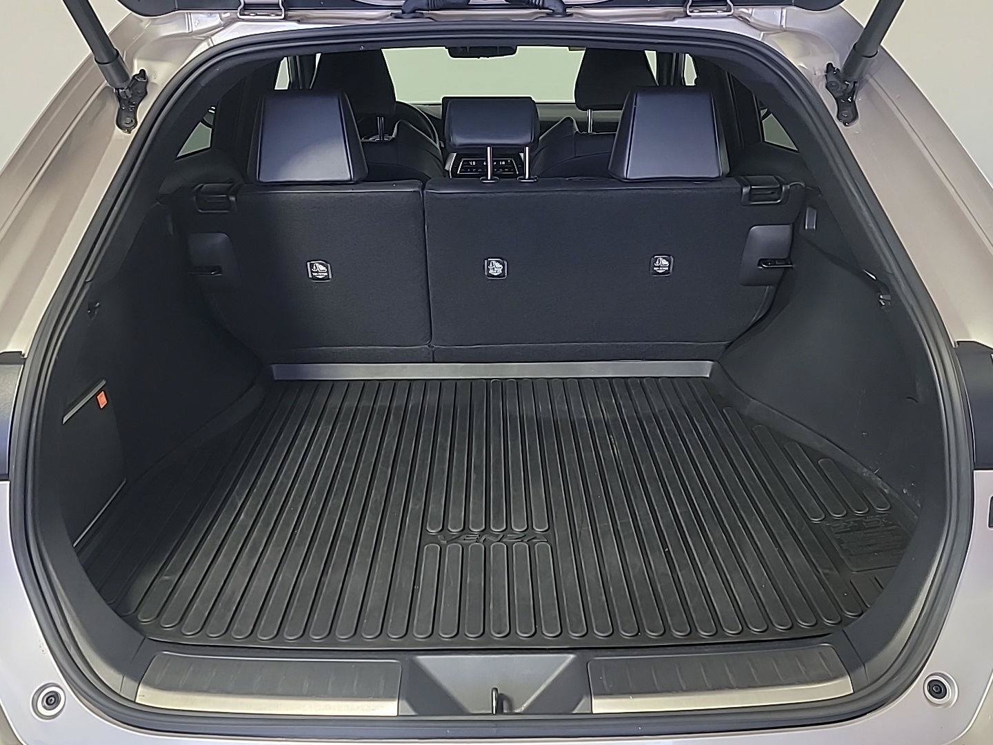 Used 2024 Toyota Venza Limited AWD/4WD image 7