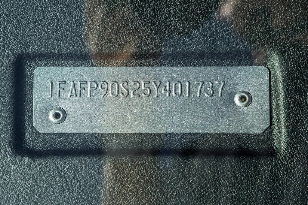 Used 2005 Ford GT image 69