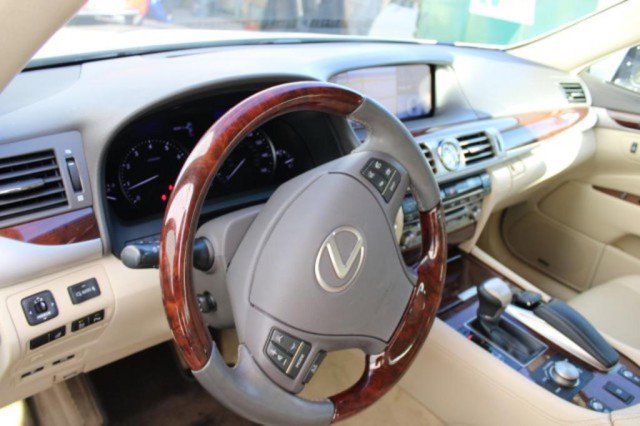Used 2015 Lexus LS 460 w/ Comfort Package image 22