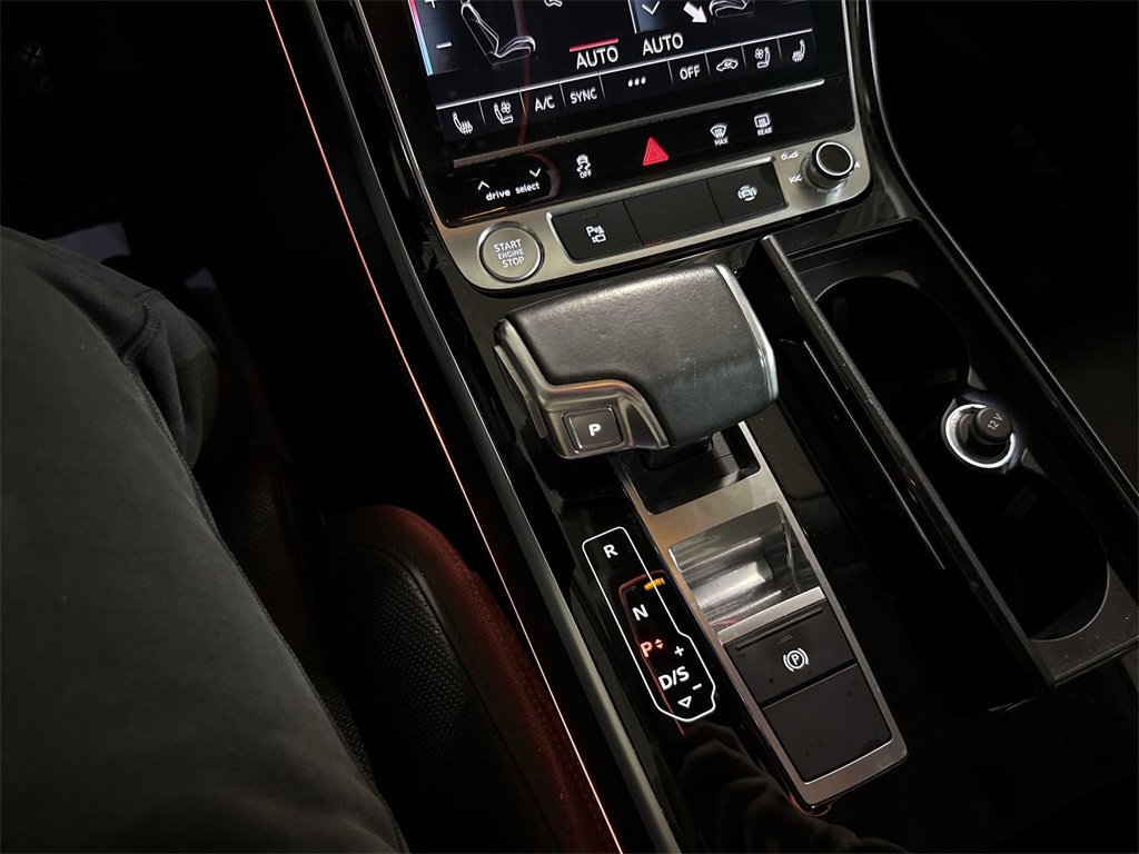 Used 2020 Audi A8 L 4.0T w/ Executive Package image 22