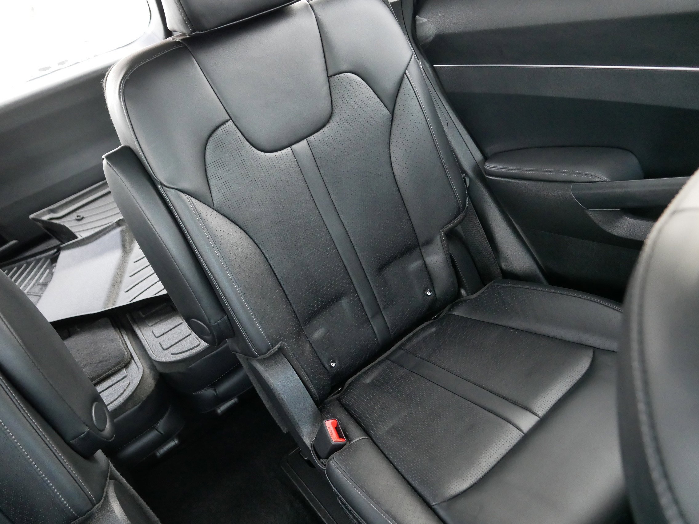 Certified 2025 Kia Sorento EX image 14