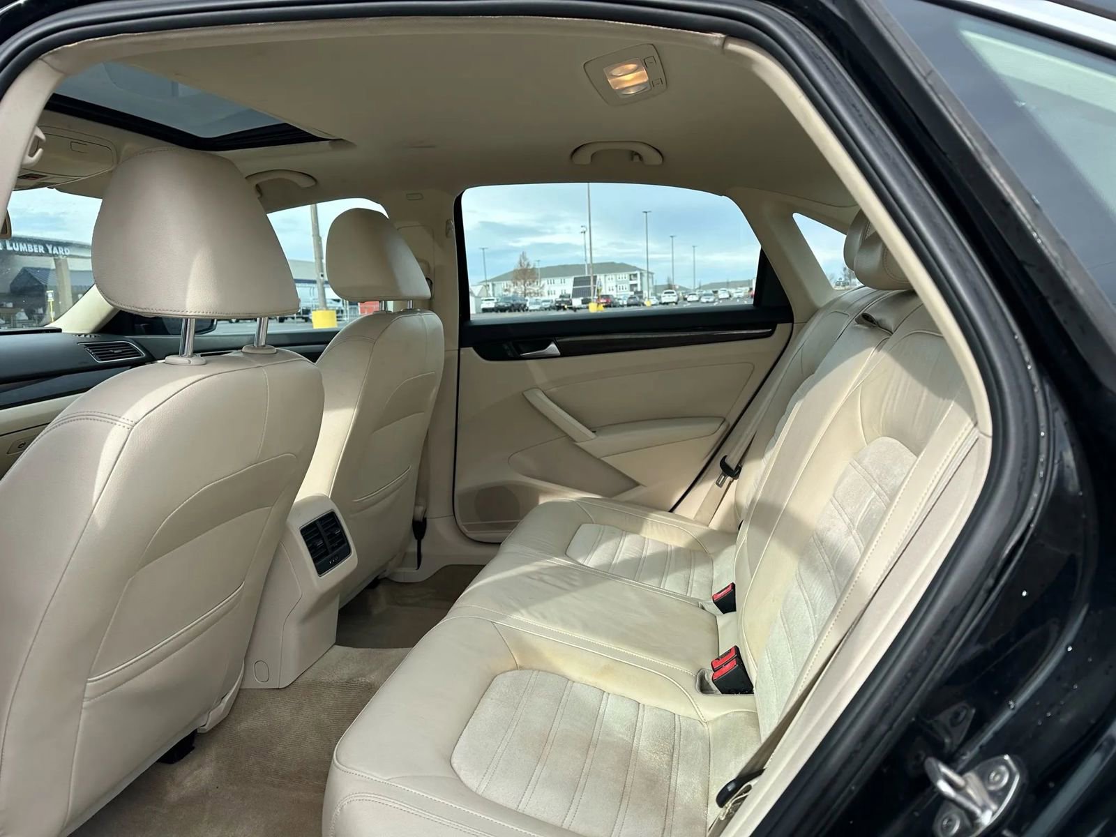 Used 2015 Volkswagen Passat 1.8T SEL Premium image 14