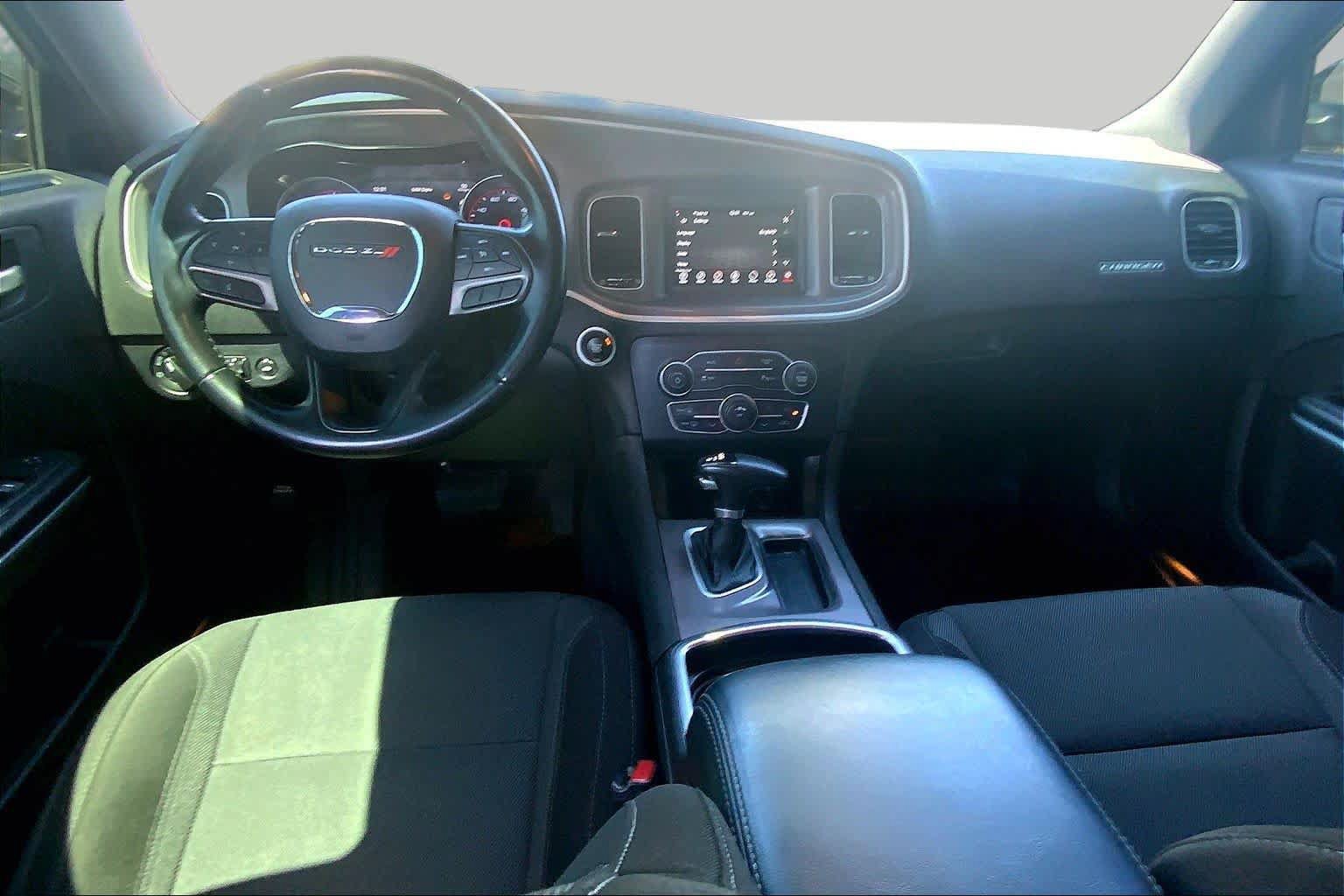 Used 2022 Dodge Charger SXT RWD image 16