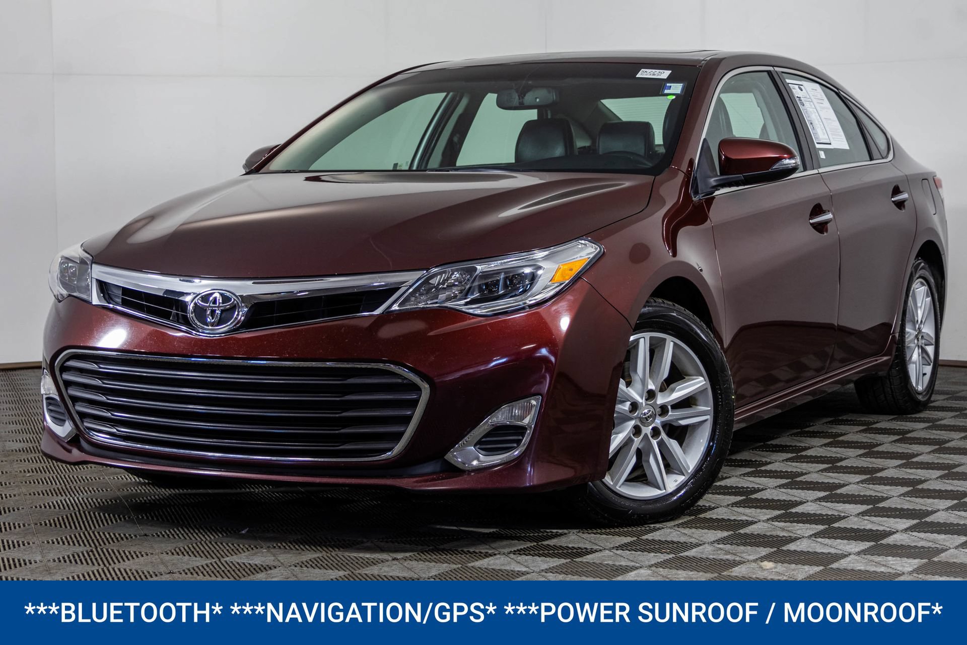 Used 2015 Toyota Avalon XLE Premium FWD image 2