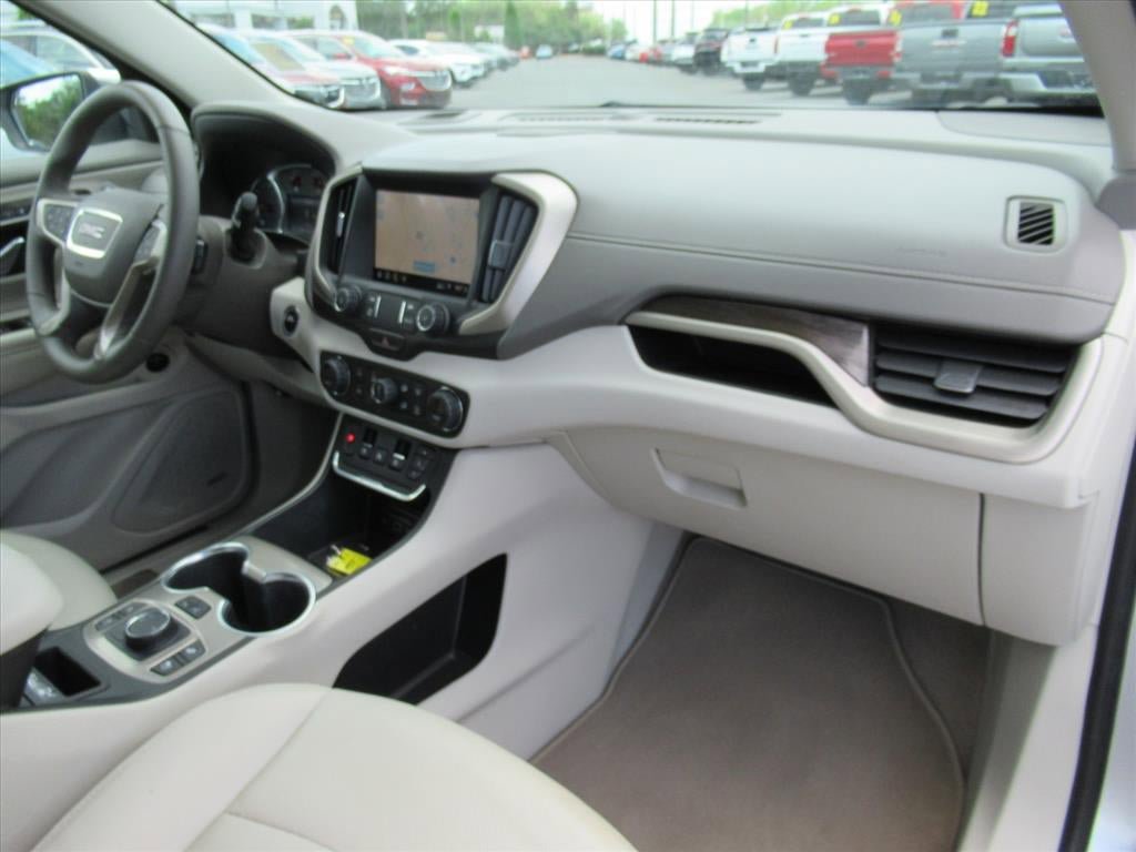 Used 2019 GMC Terrain Denali w/ Advanced Safety Package FWD image 11