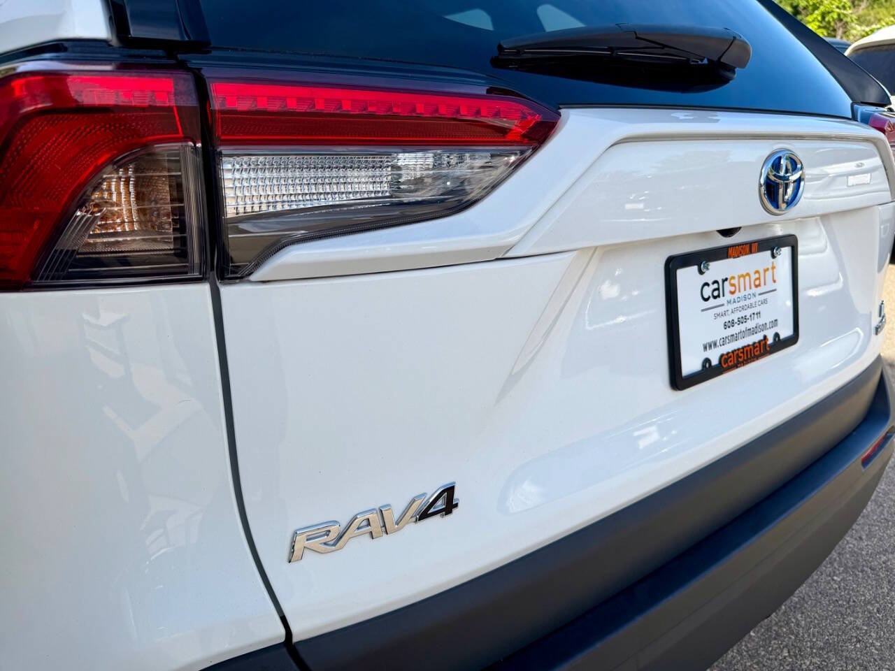 Used 2022 Toyota RAV4 LE AWD/4WD image 12