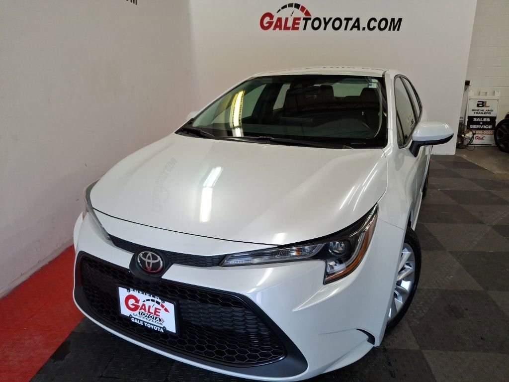 Used 2022 Toyota Corolla LE w/ LE Convenience Package image 3