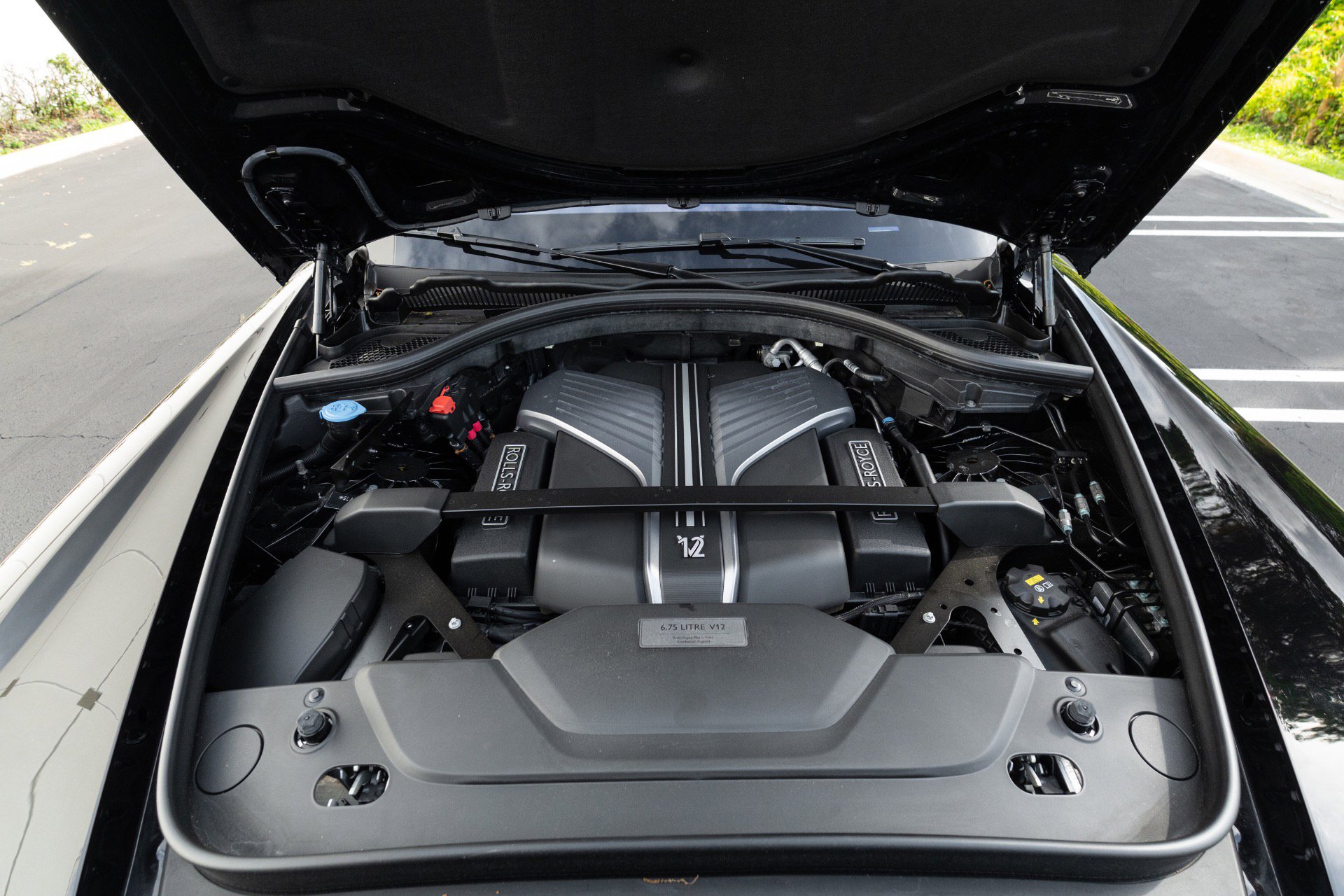 Used 2022 Rolls-Royce Cullinan Black Badge w/ Dark Exterior Package AWD/4WD image 86