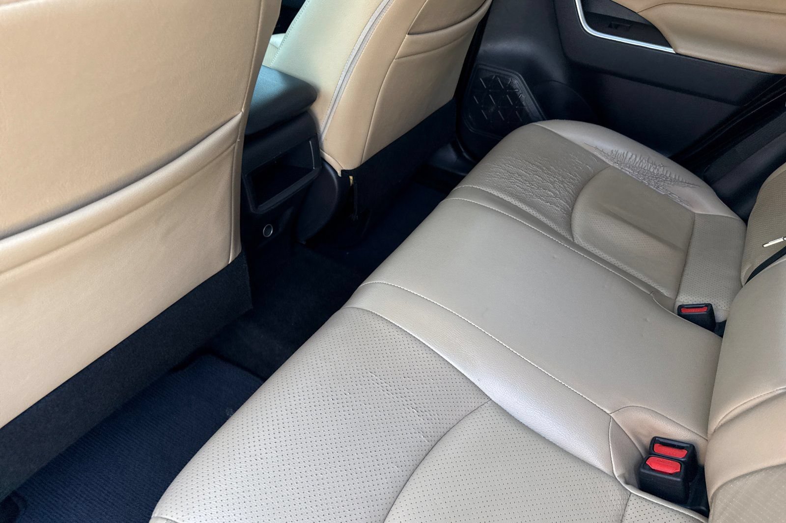 Used 2020 Toyota RAV4 LE w/ All Weather Liner Package AWD/4WD image 15