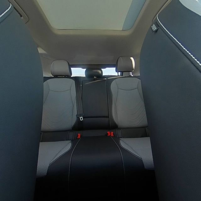 New 2025 Volkswagen Tiguan SE image 27