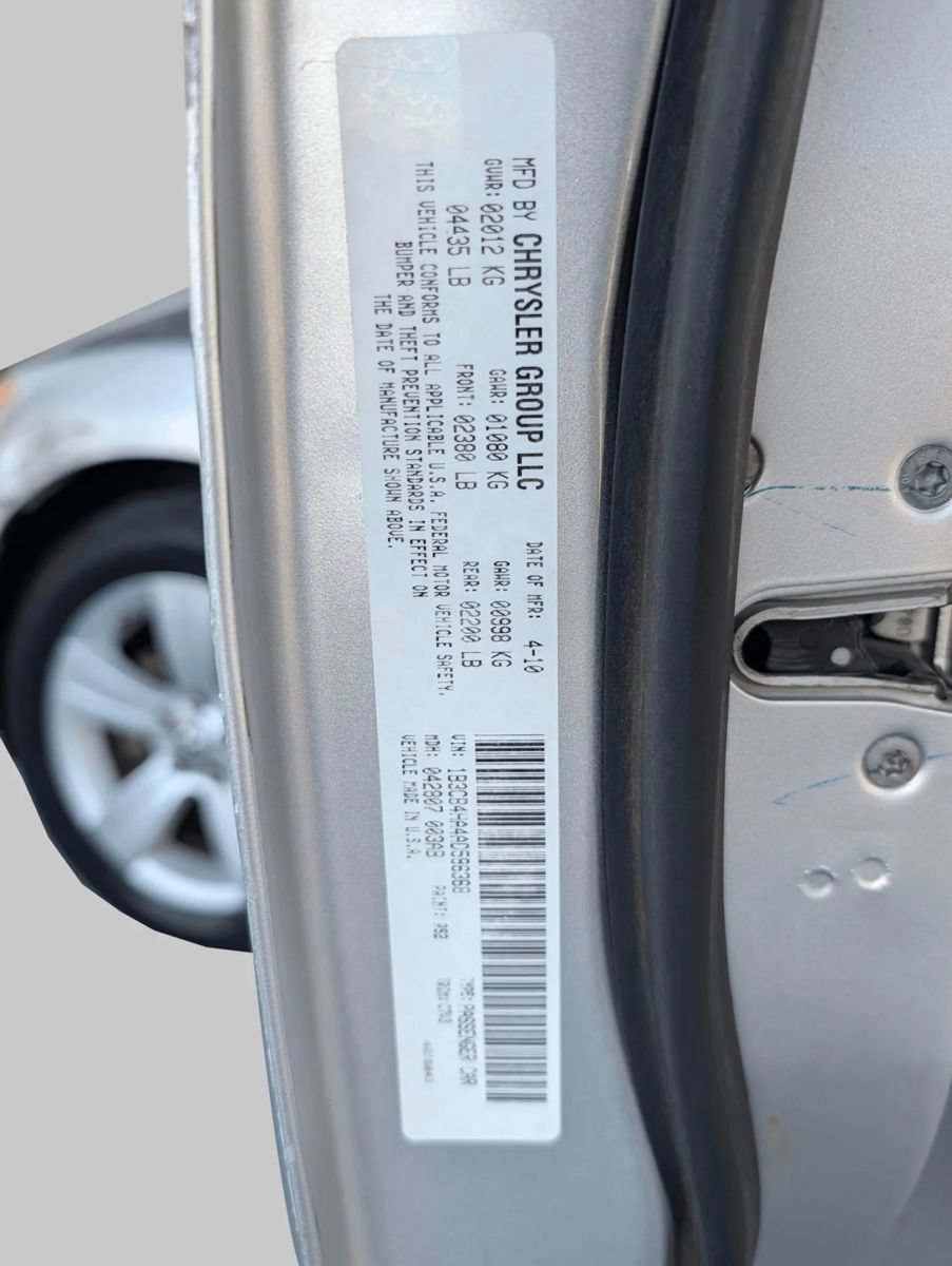 Used 2010 Dodge Caliber SXT FWD image 35