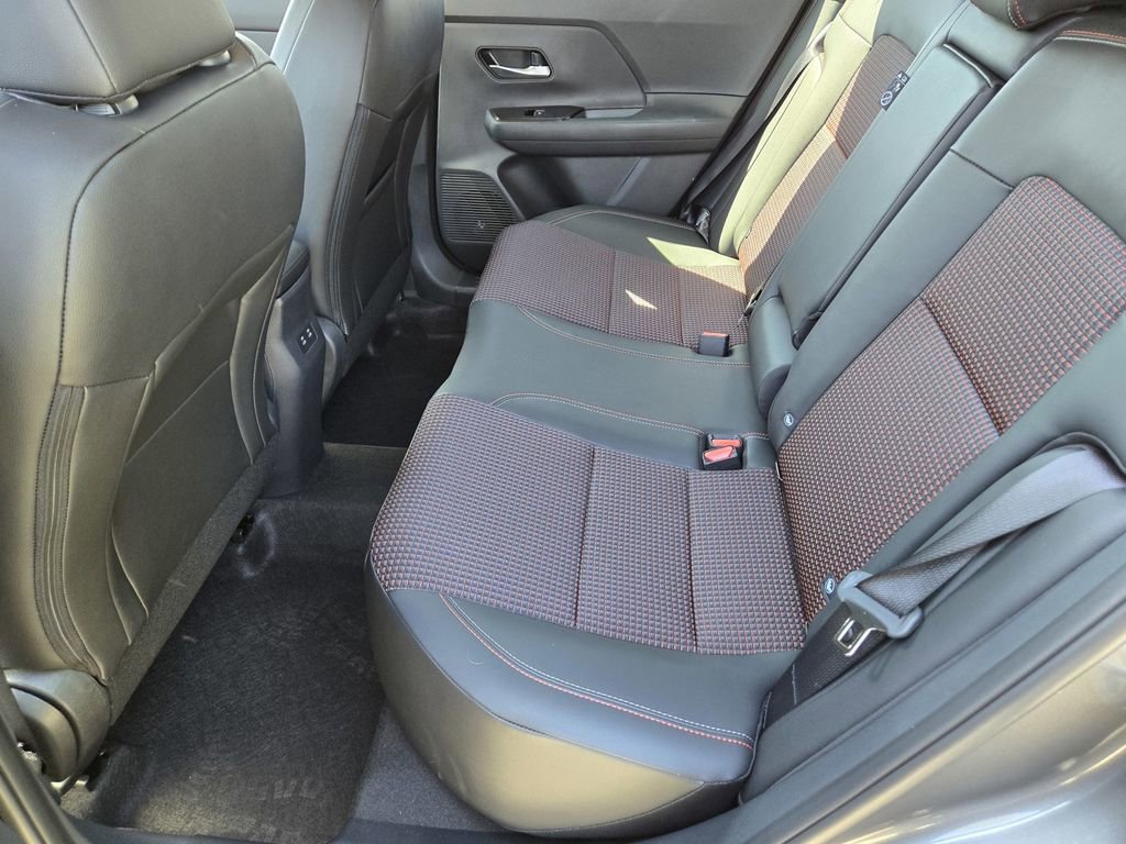 New 2026 Nissan Kicks SR FWD image 9