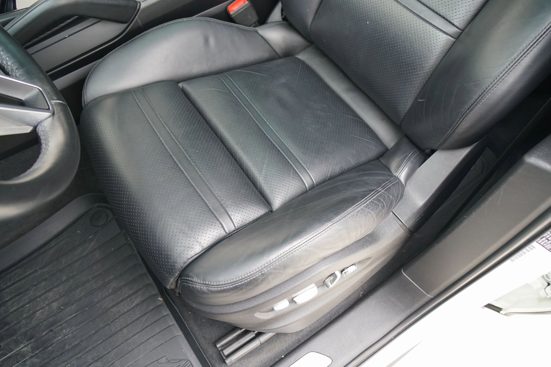 Used 2020 Porsche Cayenne image 25