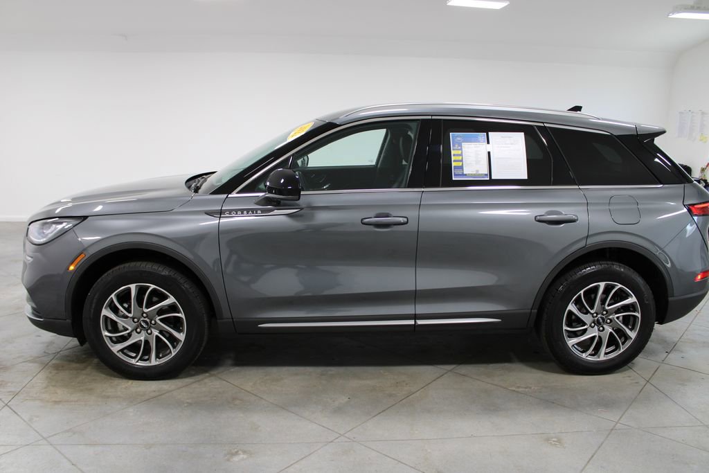 Used 2022 Lincoln Corsair Standard w/ Equipment Group 101A image 6