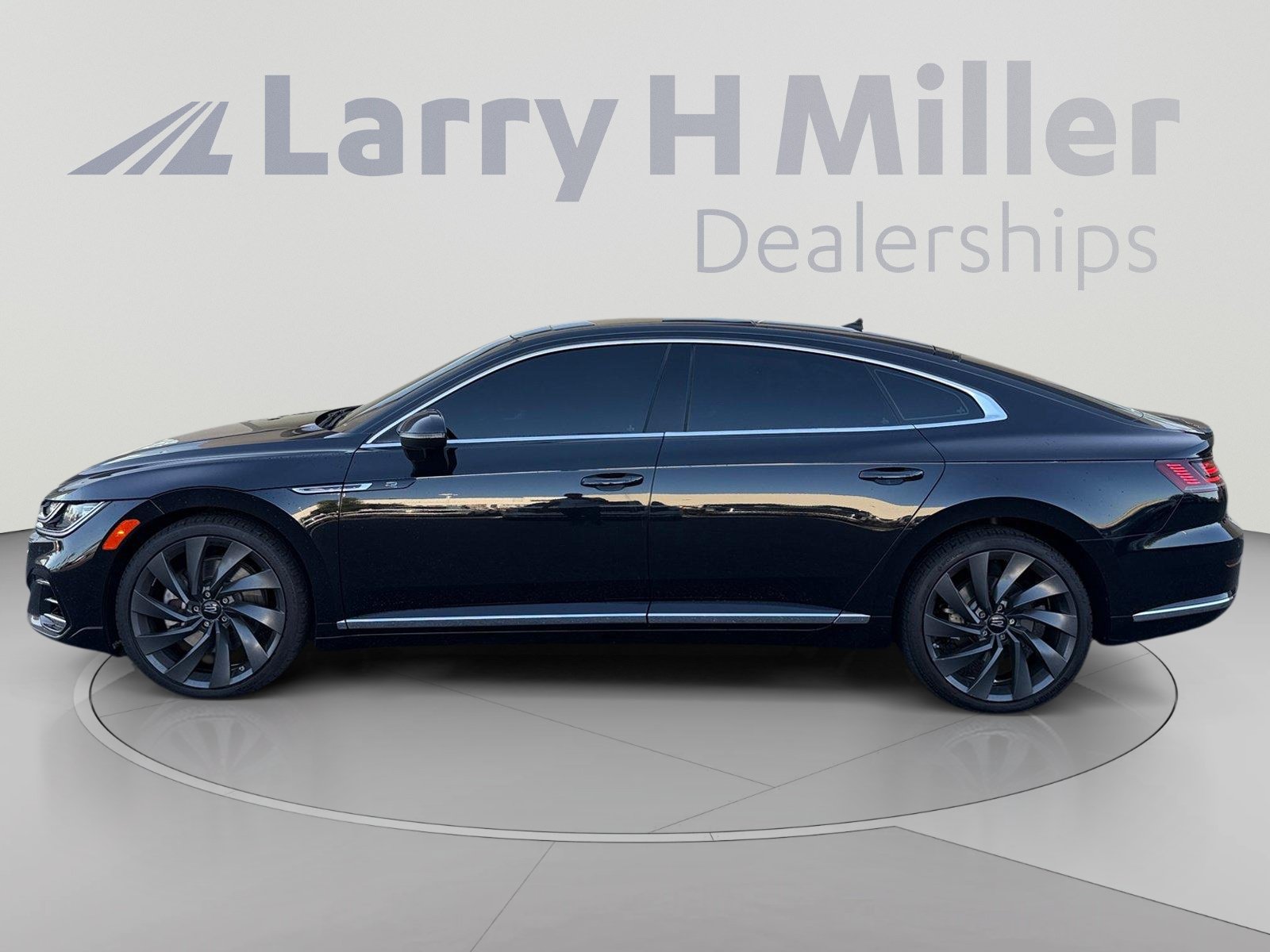 Used 2023 Volkswagen Arteon SEL AWD/4WD image 2
