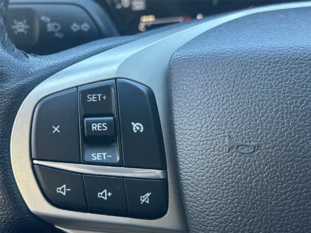 Used 2022 Ford Explorer XLT w/ Equipment Group 202A AWD/4WD image 23