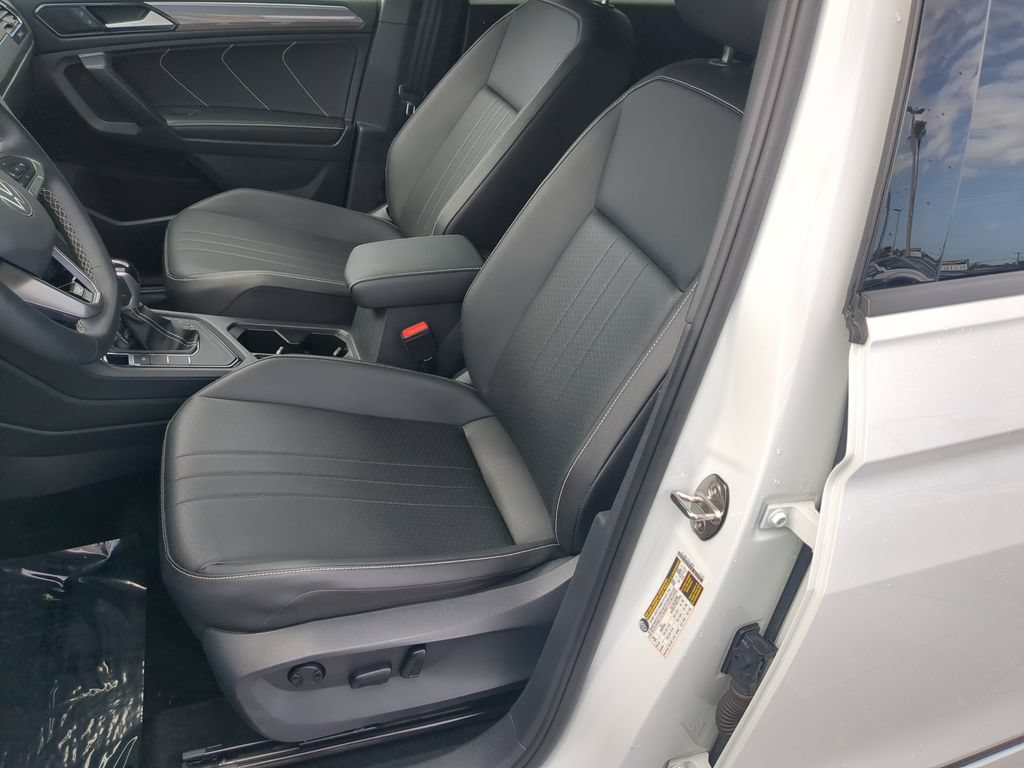 Certified 2023 Volkswagen Tiguan SE R-Line FWD image 19