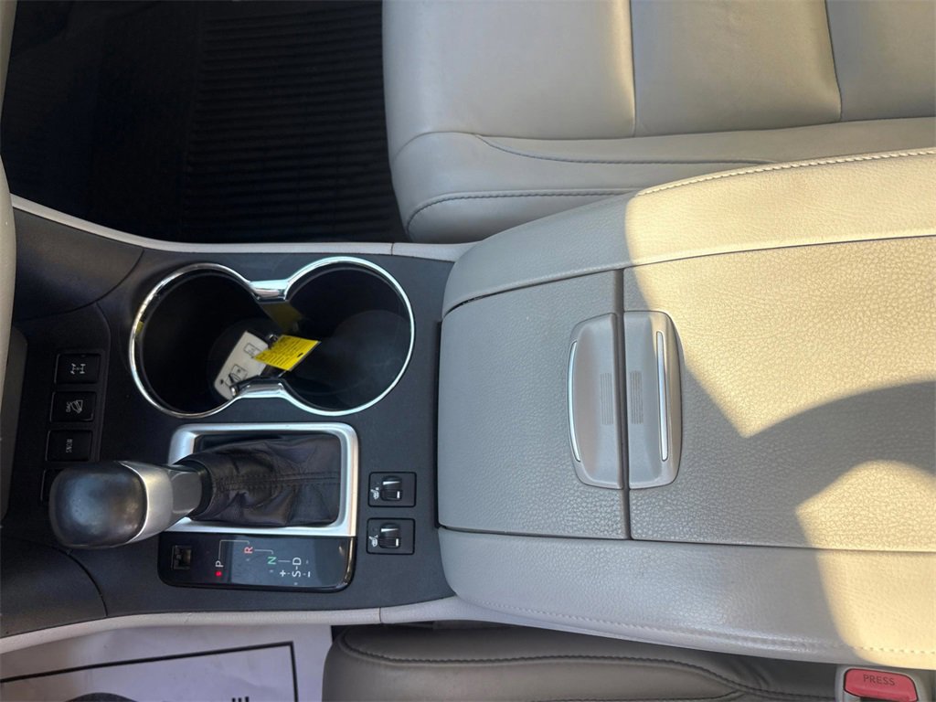 Used 2018 Toyota Highlander XLE image 28