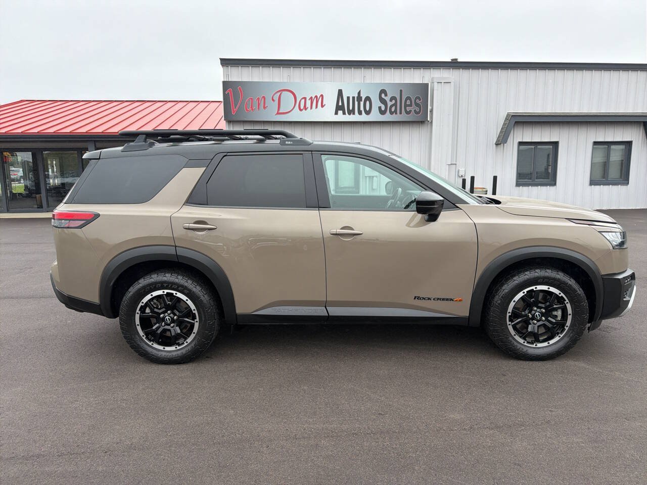 Used 2023 Nissan Pathfinder Rock Creek AWD/4WD image 1