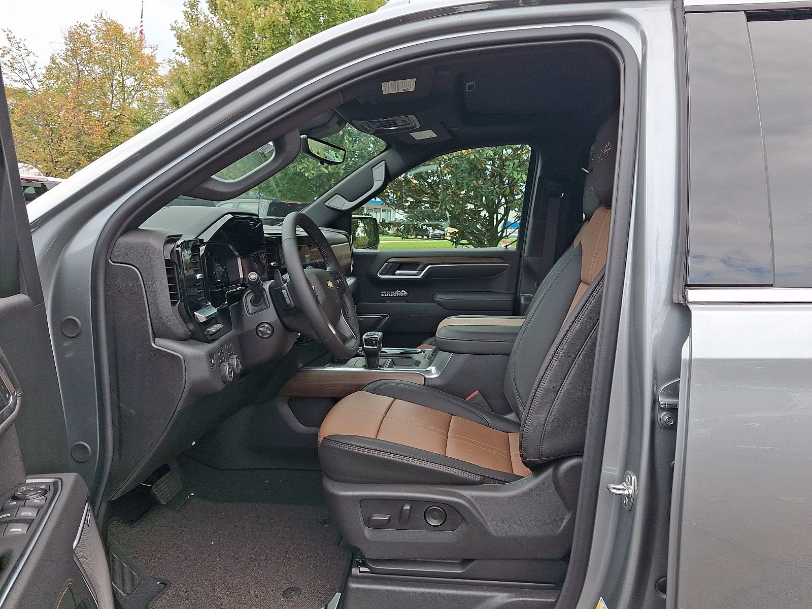 New 2026 Chevrolet Silverado 1500 High Country w/ Technology Package AWD/4WD image 6