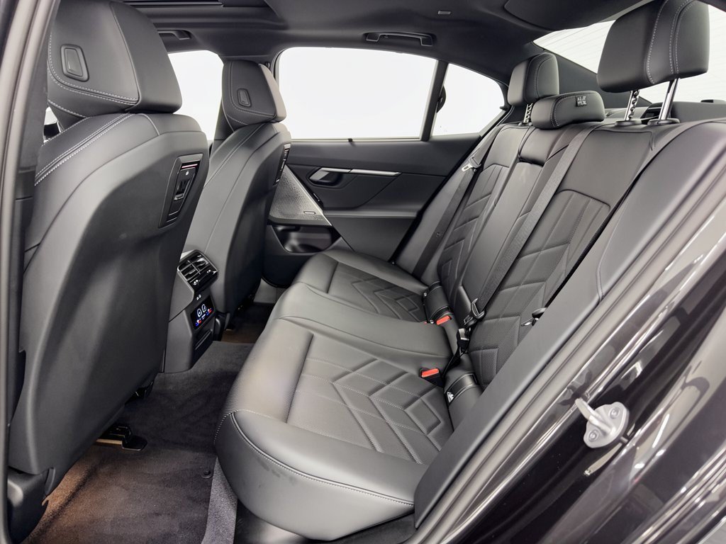 Certified 2026 BMW 530i RWD image 25