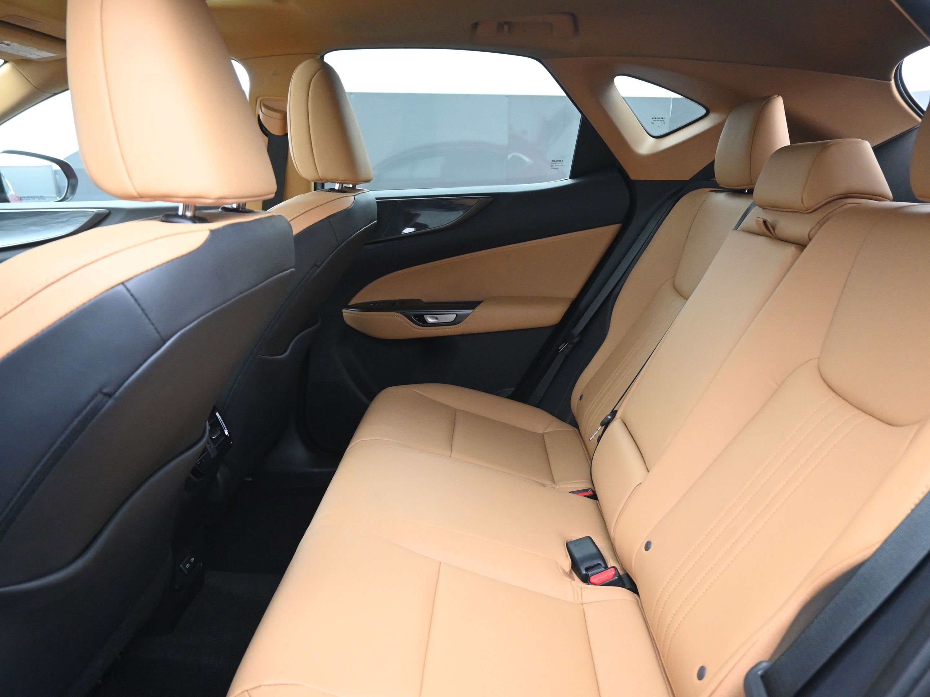 Used 2025 Lexus NX 250 FWD w/ Premium Package image 17