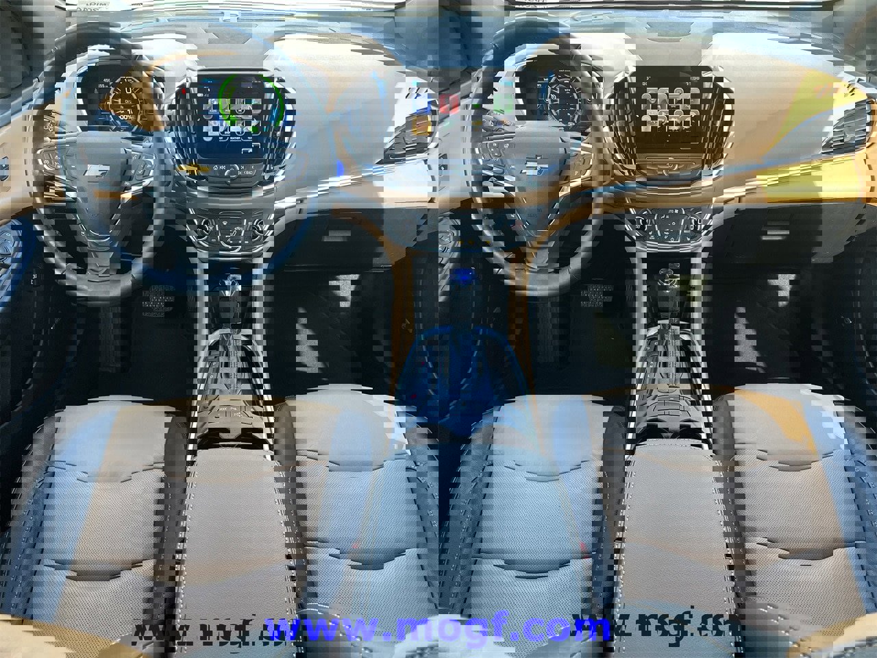 Used 2018 Chevrolet Volt Premier w/ Driver Confidence Package image 5