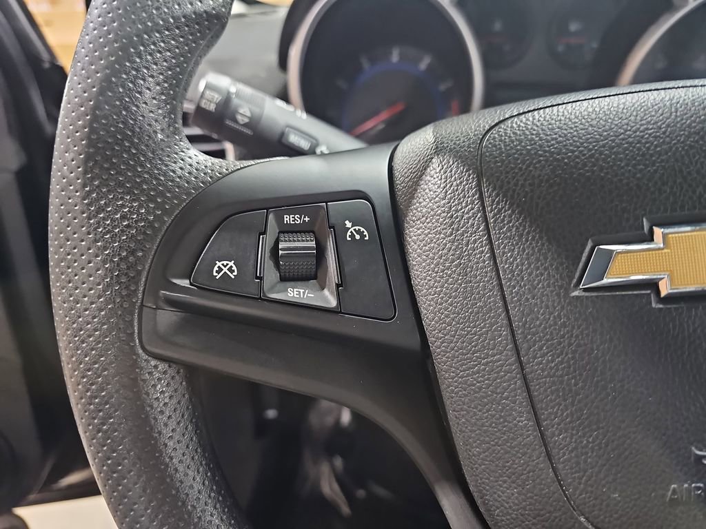 Used 2016 Chevrolet Cruze LT w/ Technology Package image 21