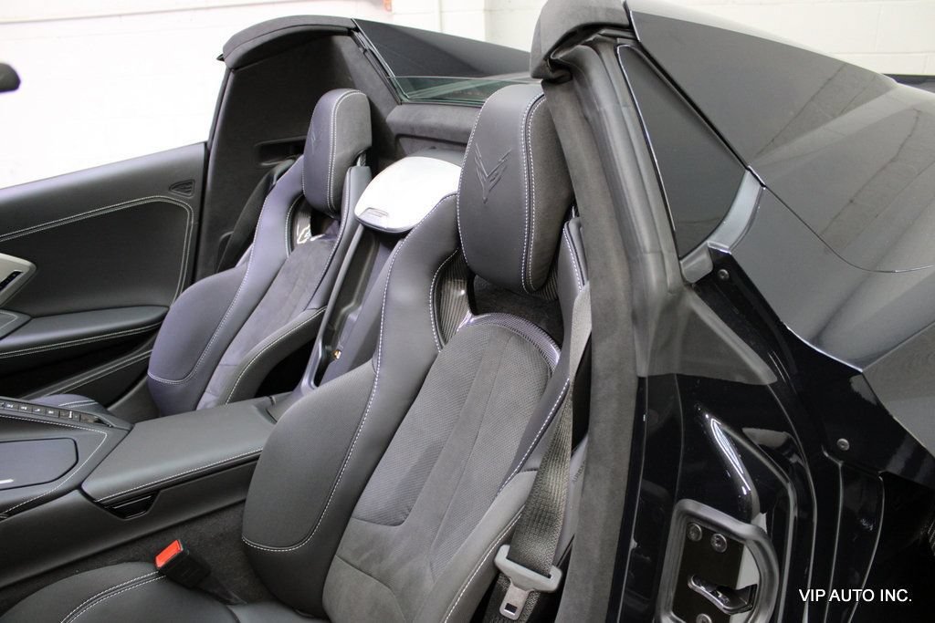 Used 2024 Chevrolet Corvette Stingray Premium Conv w/ Z51 Performance Package RWD image 32