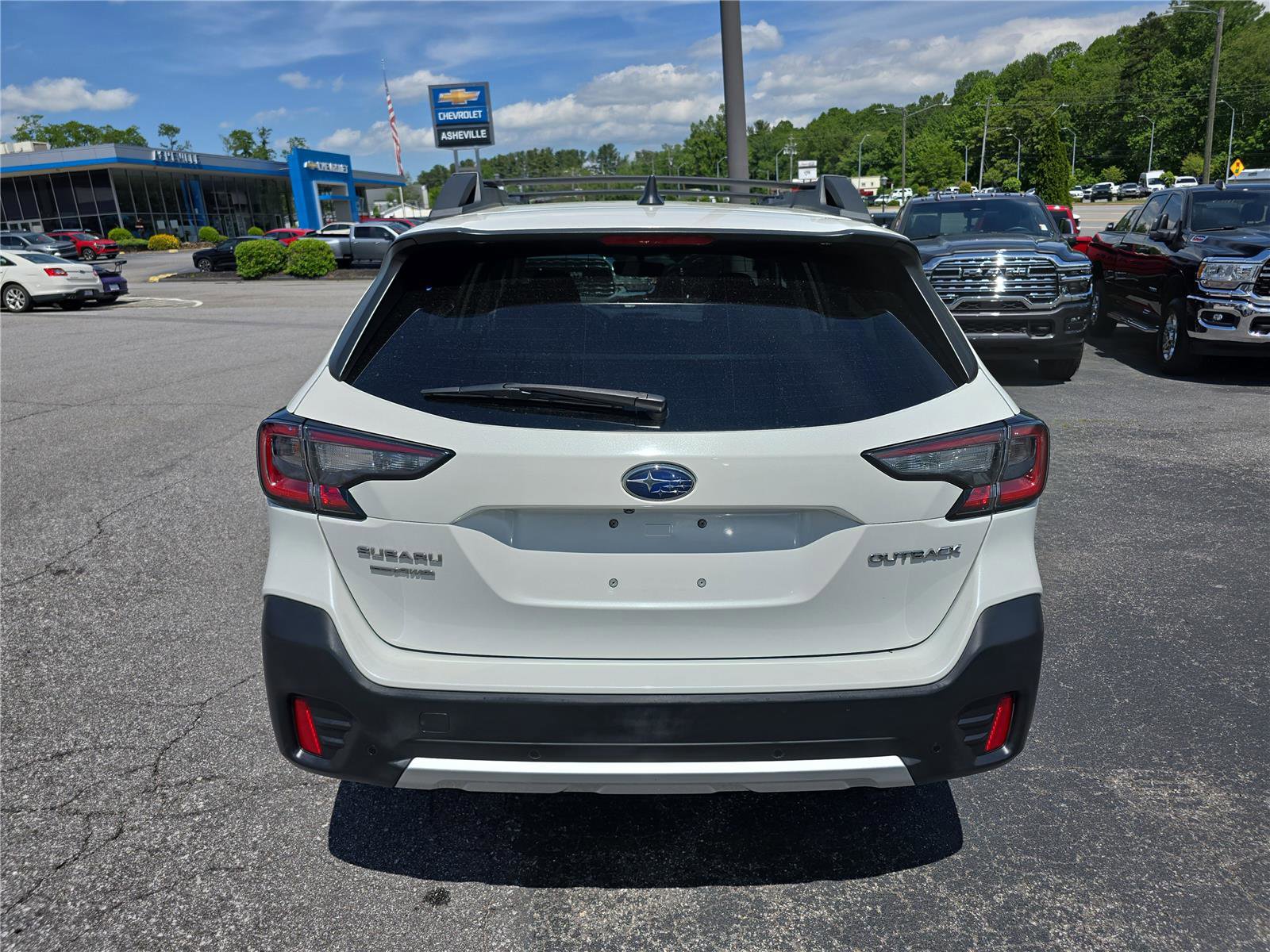 Used 2020 Subaru Outback Limited w/ Tech Package 2 AWD/4WD image 4
