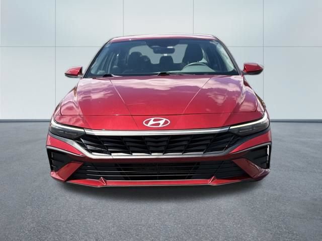 Used 2024 Hyundai Elantra SEL FWD image 5