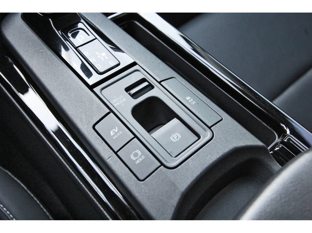 Used 2023 Toyota Prius FWD image 27
