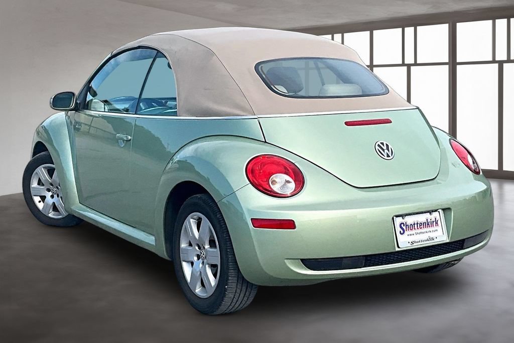 Used 2007 Volkswagen Beetle Convertible w/ Package 1 FWD image 4