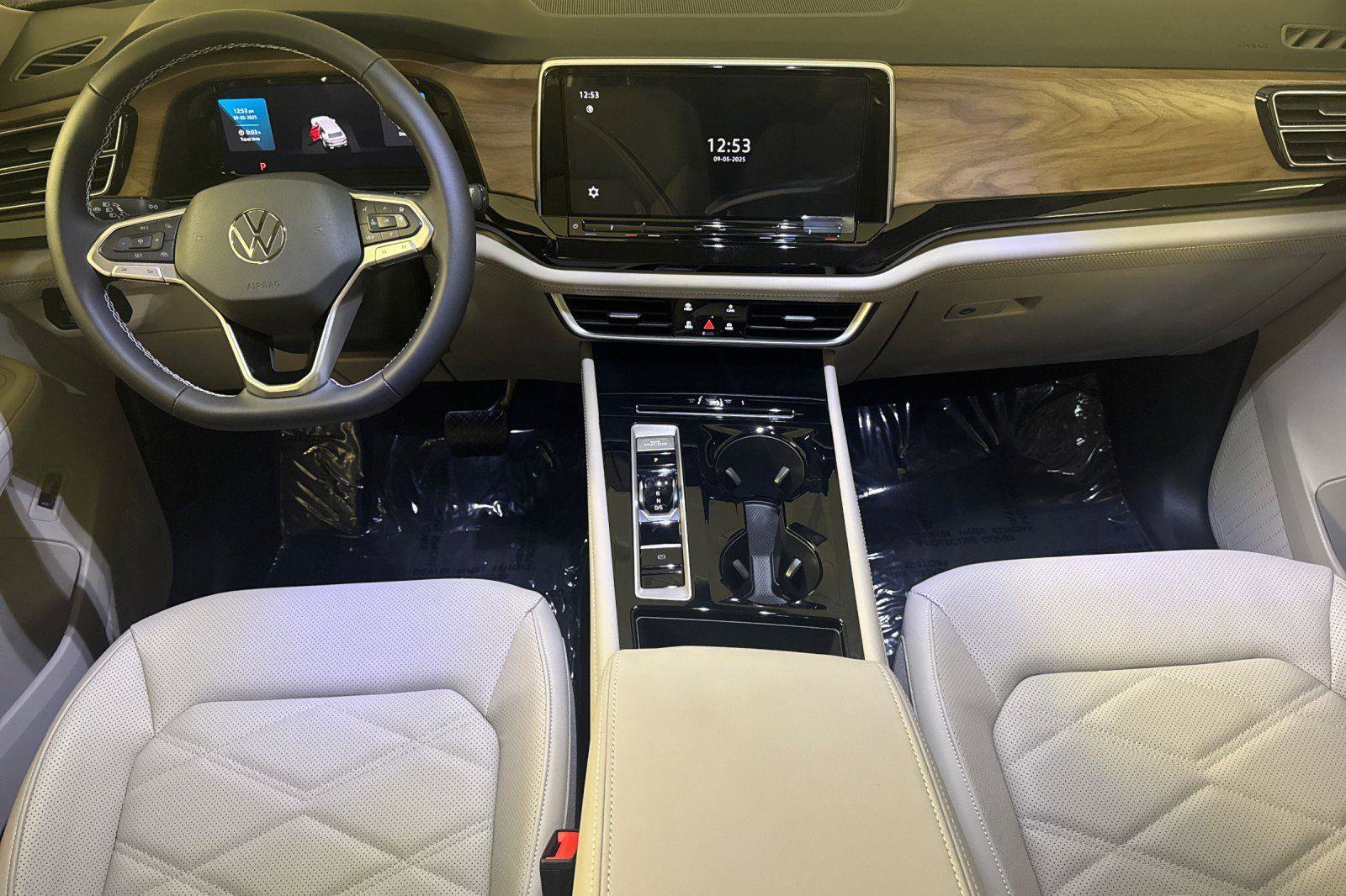 New 2026 Volkswagen Atlas SE image 12