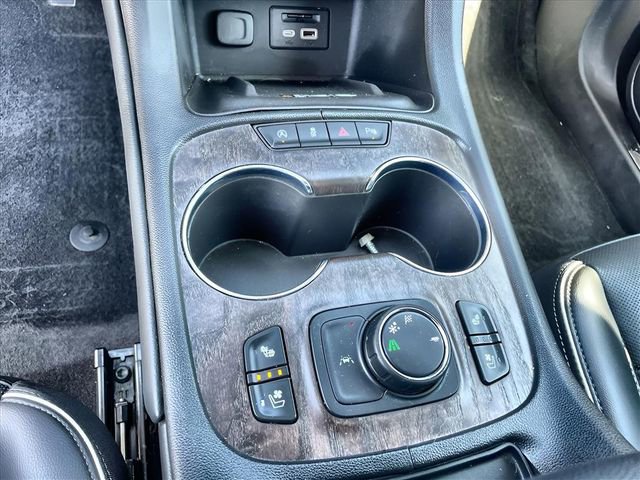 Used 2022 GMC Acadia Denali w/ Denali Ultimate Package image 16