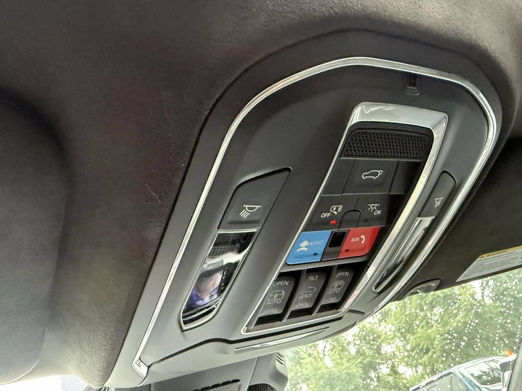 Used 2024 Jeep Wagoneer Launch Edition AWD/4WD image 29