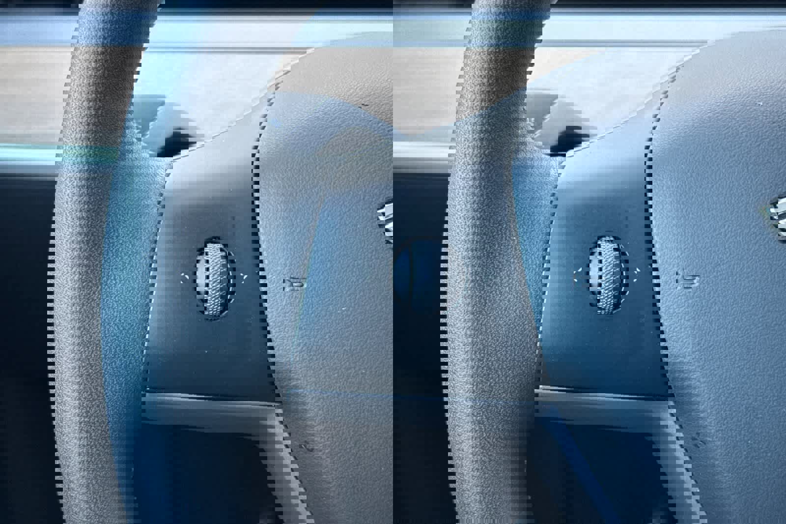 Used 2024 Tesla Model Y 2WD image 26