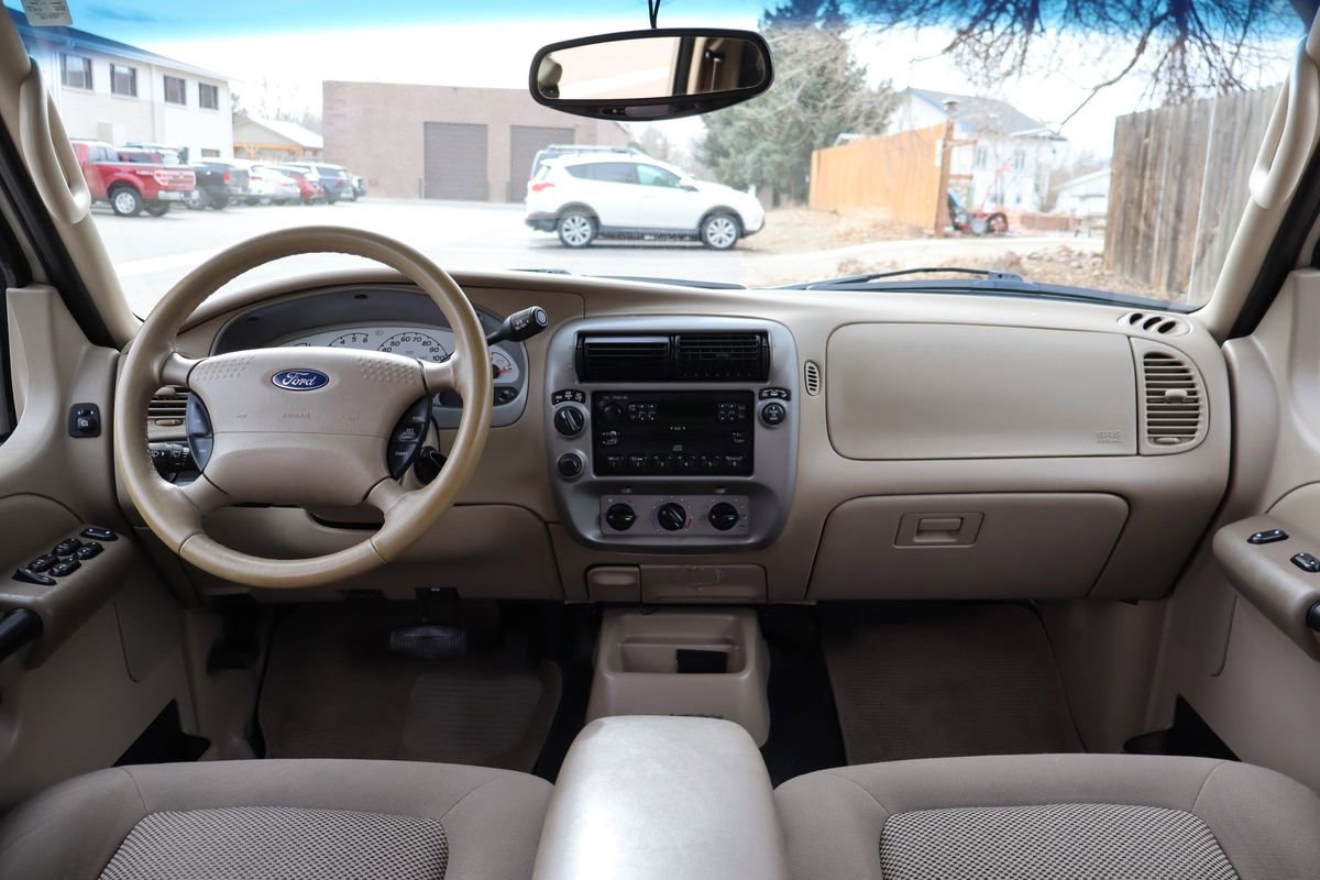 Used 2004 Ford Explorer Sport Trac XLT image 17