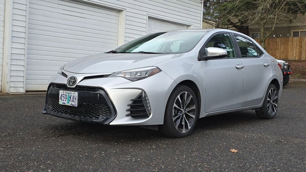 Used 2017 Toyota Corolla XSE image 7