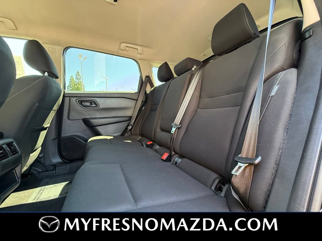 Used 2024 Nissan Rogue S FWD image 31