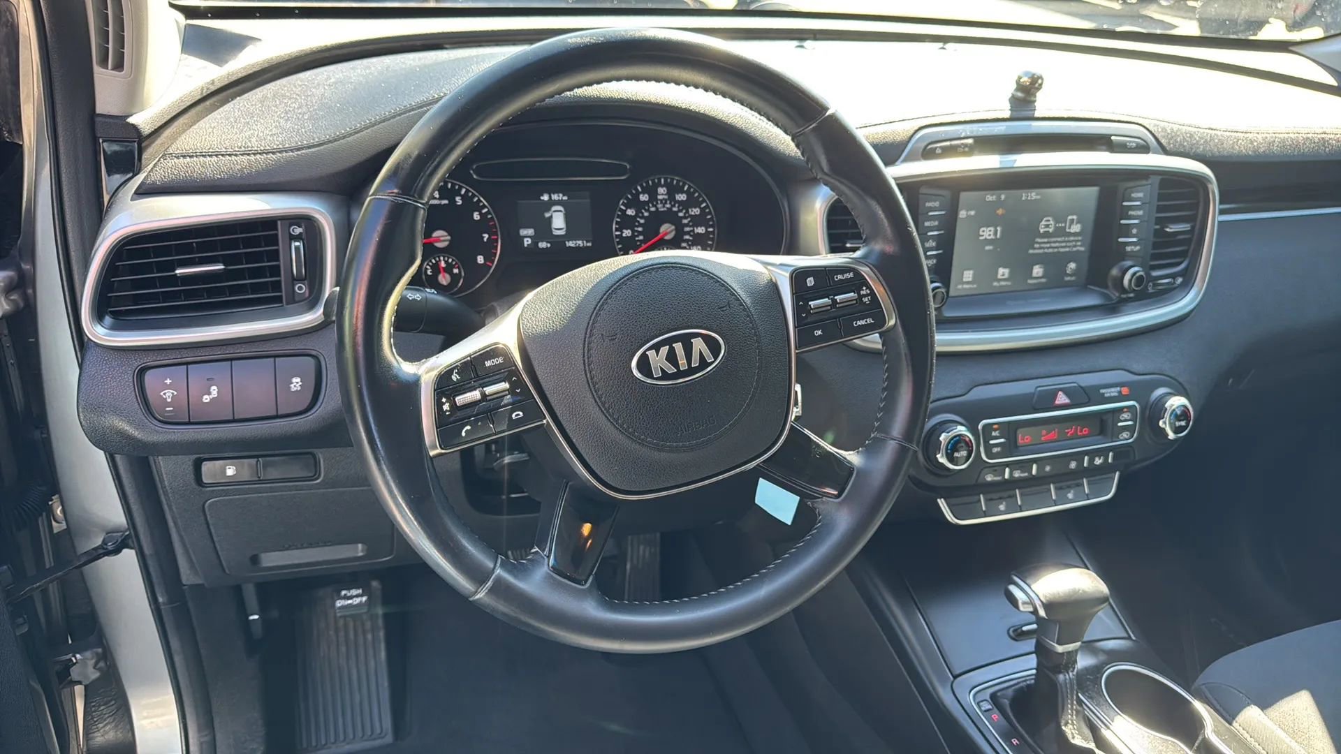 Used 2019 Kia Sorento LX w/ LX Convenience Package image 9