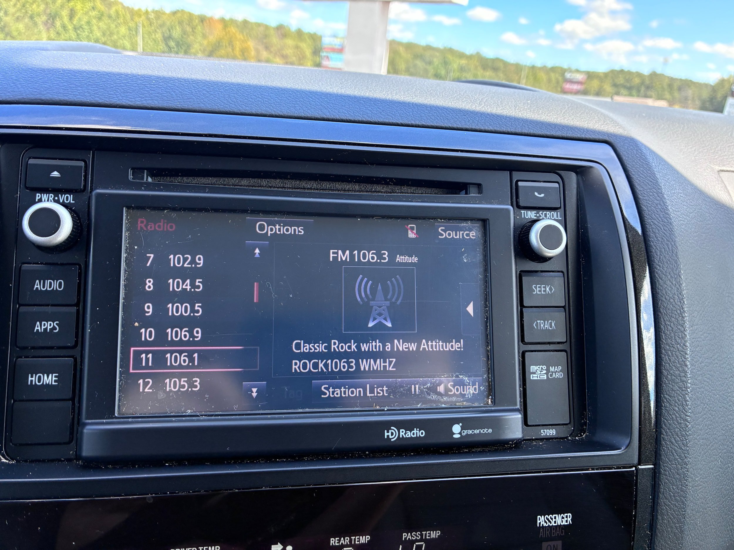 Used 2015 Toyota Sequoia SR5 AWD/4WD image 15