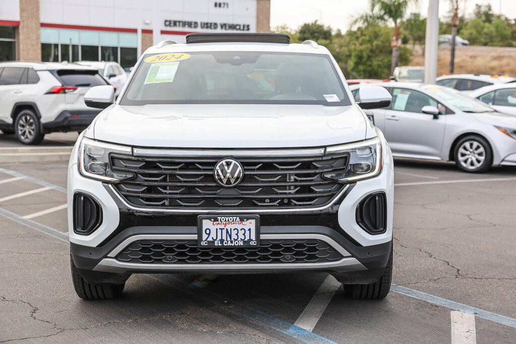 Used 2024 Volkswagen Atlas Cross Sport SE FWD image 16
