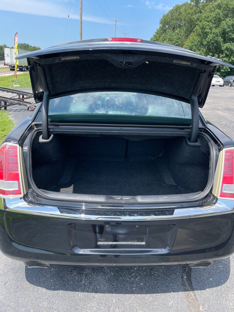 Used 2012 Chrysler 300 Limited RWD image 19